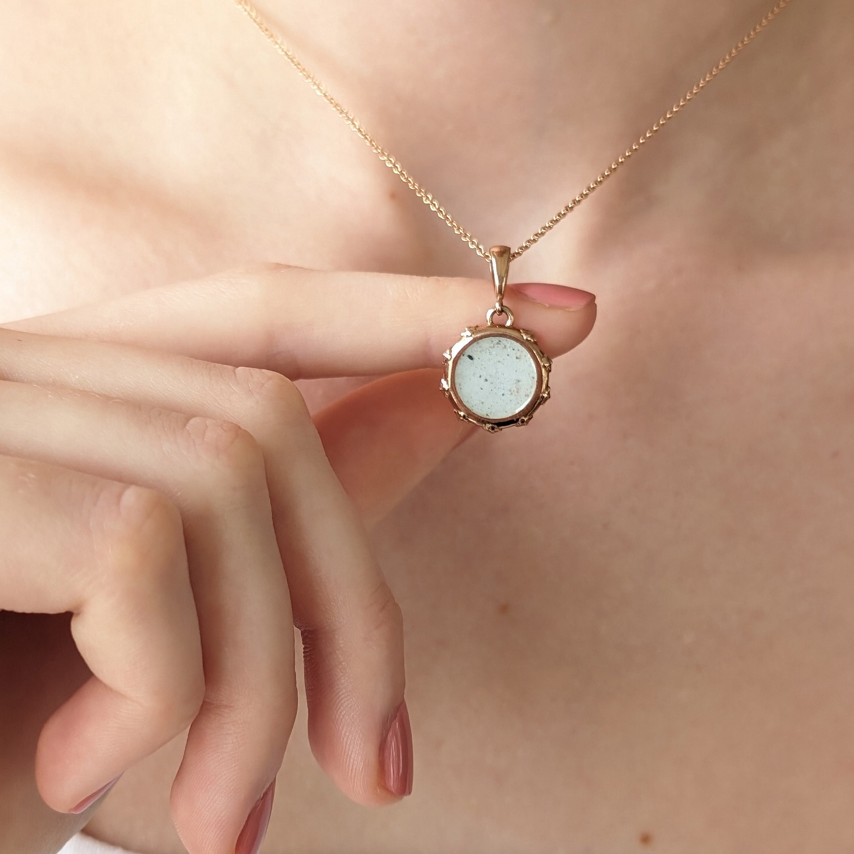 Necklace Rosette Ashes Pendant