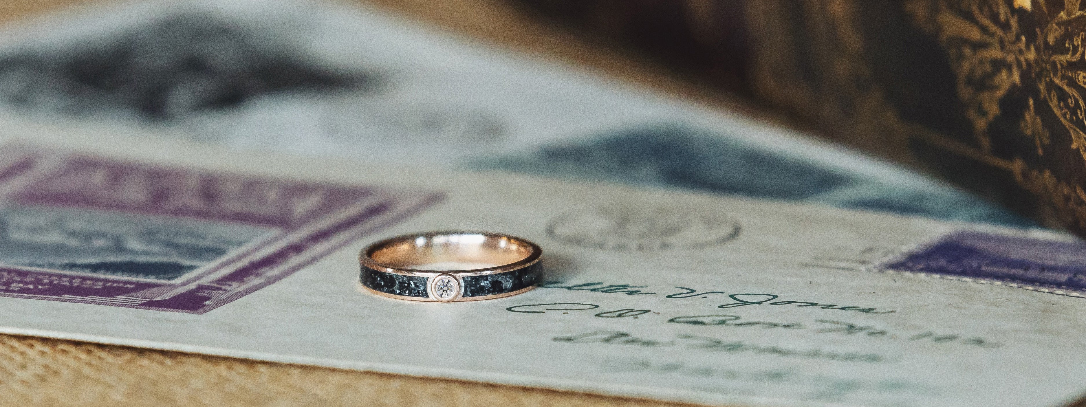 Stackable memorial ring in mixed metals